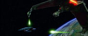 Duras Bird of Prey feuert auf Enterprise-D