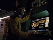 La Forge überwacht die Energieversorgung