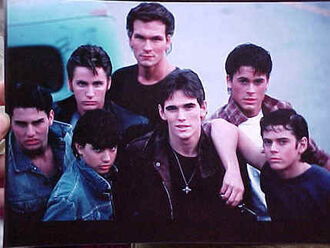 The-Outsiders-the-outsiders-1136436 429 322
