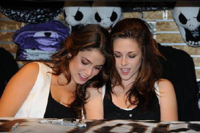 reeds lesbian dating site Nude celebrity videos from mainstream movies, uncut sex scenes and rare deleted scenes from director's cut. reeds lesbian dating site Nude celebrity videos from mainstream movies, uncut sex scenes and rare deleted scenes from director's cut.