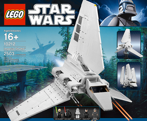 Lego_UCS-_Imperial-Shuttle-_(Lambda-Class)-000.jpg