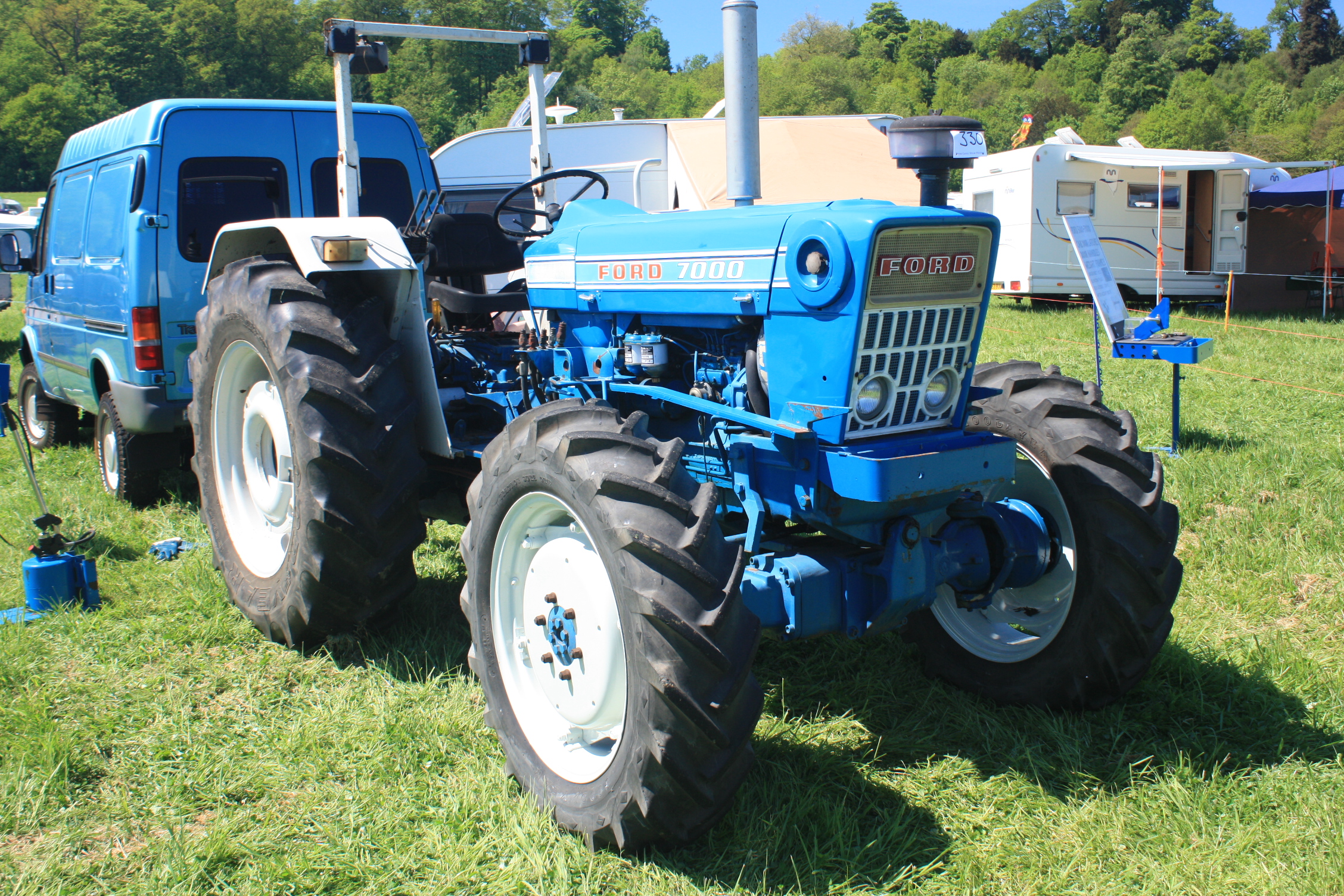 Ford 7000 Tractor And Construction Plant Wiki The Classic Vehicle And Machinery Wiki