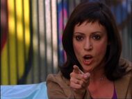 4x20-PhoebeQueen2
