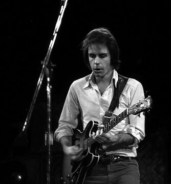 557px-Bob Weir 1975