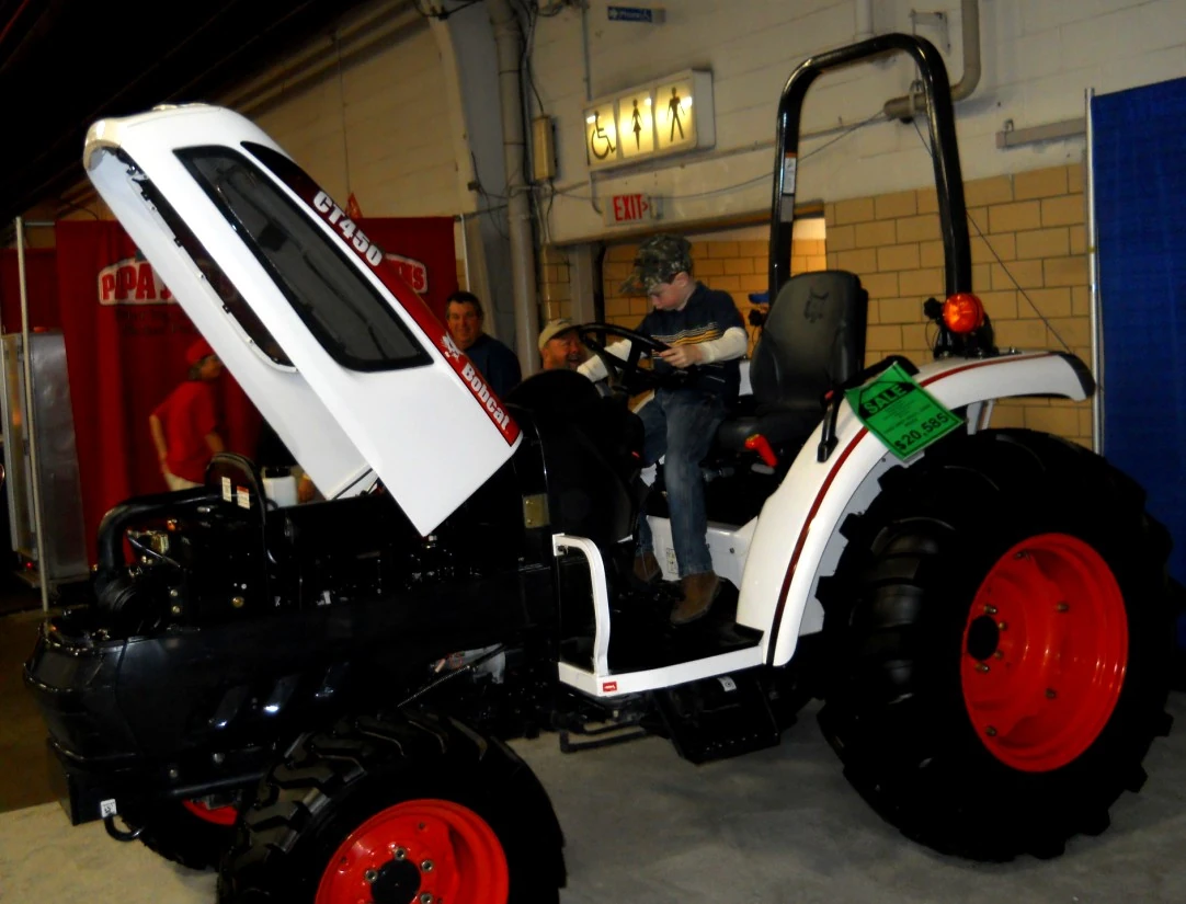 Bobcat CT450 Tractor & Construction Plant Wiki The classic vehicle