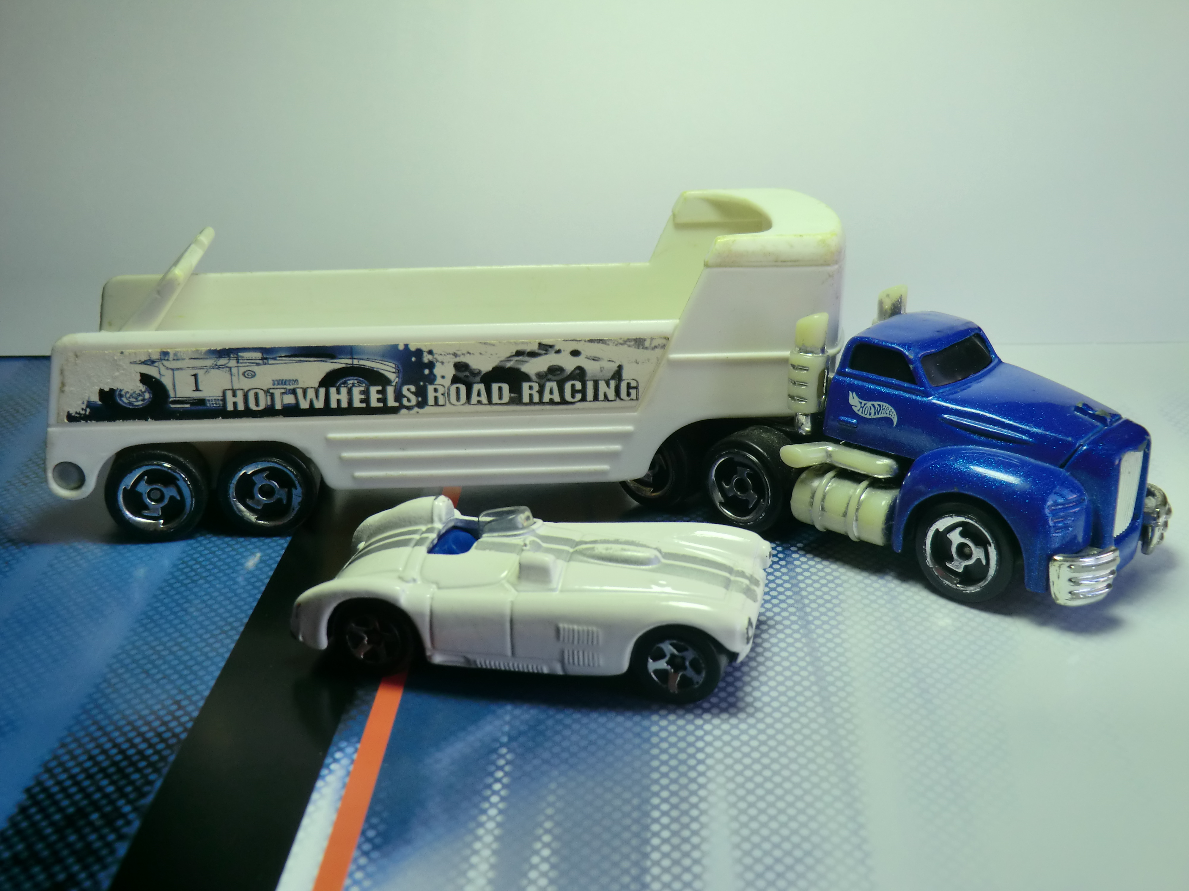 hot wheels truckin transporters