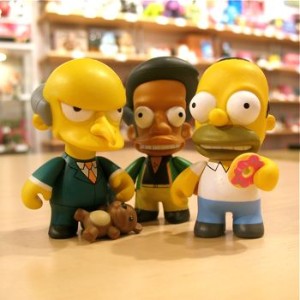 Kidrobot_Apu,_Homer_and_Mr.Burns.jpg