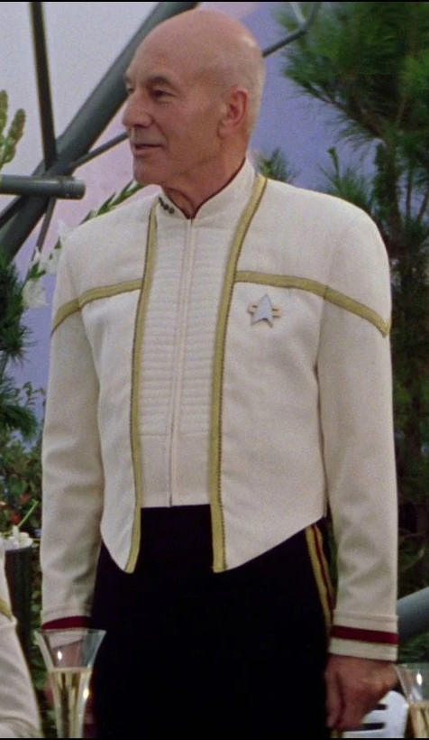 Starfleet_captain%27s_dress_uniform,_2379.jpg