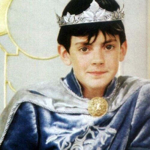 Edmund Pevensie Narnia Wiki Wikia 