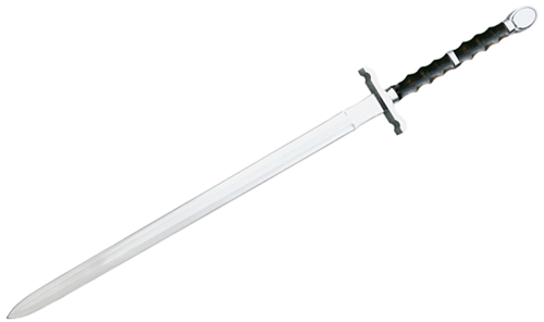它轻便,能像骑士剑一样突刺,像双手剑一样劈砍,斩击,还有着长剑的经典