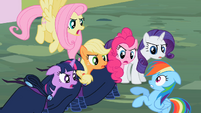 201px-Main_ponies_S2E8.png