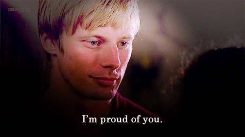 http://img2.wikia.nocookie.net/__cb20121227033957/glee/images/9/90/Arthur-I-m-Proud-of-You-Vingnette-4-3-arthur-and-gwen-29182416-500-281.gif