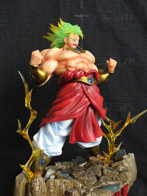 ssj4 broly statue