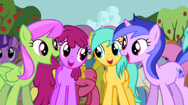Ponies singing along 3 S2E15