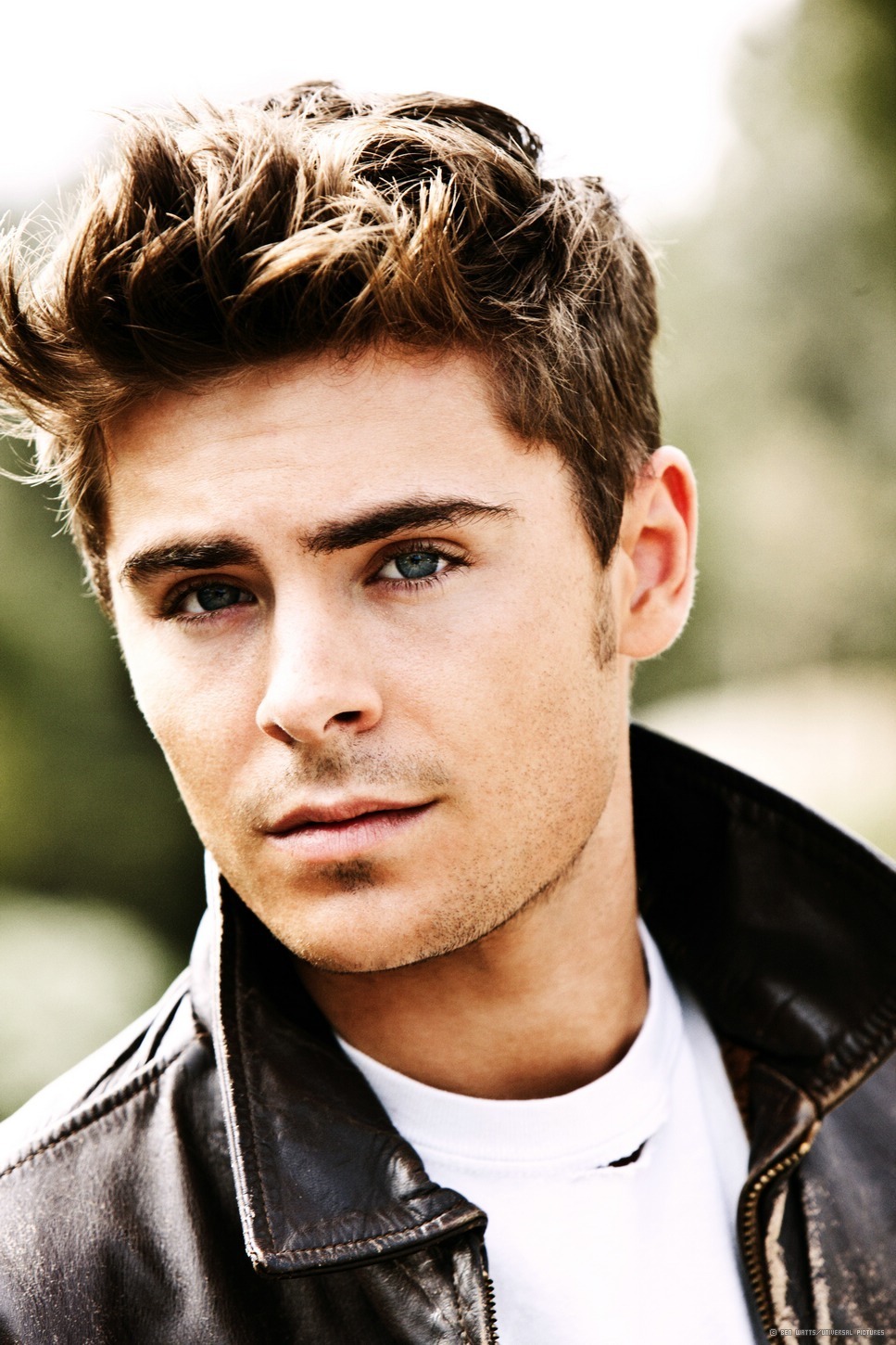 ZAC EFRON hair, hairstyles and haircuts - Guide with Pictures