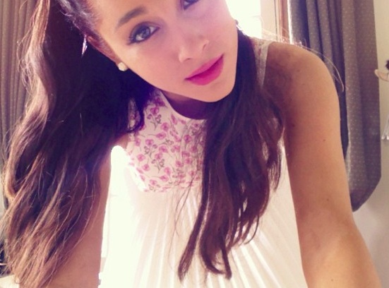 Ariana%27s_Easter_face,_2013.jpg