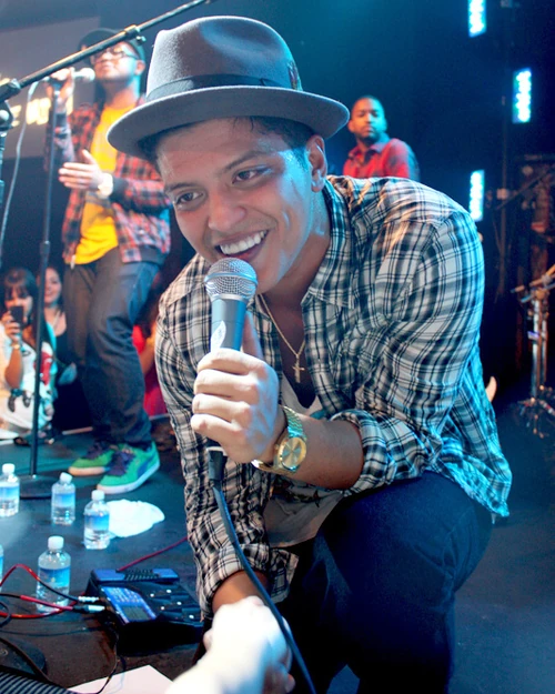 Bruno Mars Rio Wiki Wikia