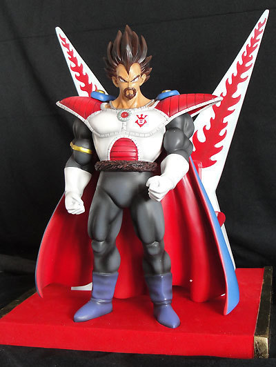 king vegeta statue