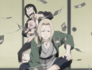 Tsunade apostando
