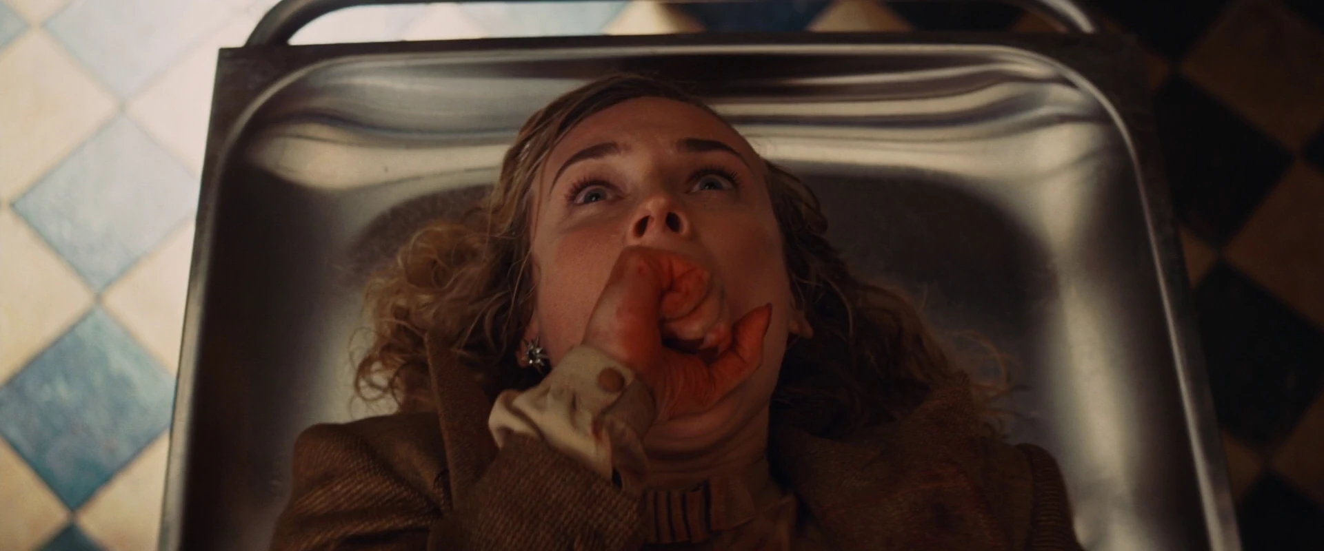 Image Bridget von Hammersmark screams.jpg Inglourious Basterds Wiki