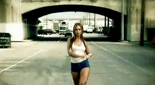 Beyonce_walking.gif