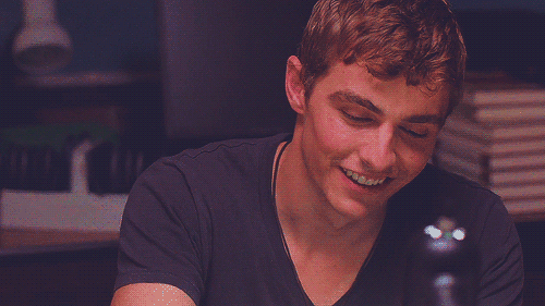 http://img2.wikia.nocookie.net/__cb20131028014000/degrassi/images/9/9a/Dave_-Franco.gif