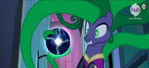 Luna apoderándose de un cristal