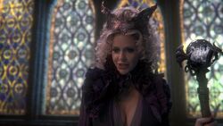 Once-upon-a-time-1x22-a-land-without-magic-2385