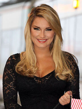Sam-faiers-train9