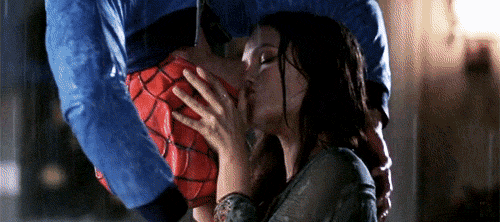 Seth_and_Summer_-_Spiderman_kiss