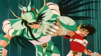Shiryu conduz Seiya para a saída da Casa de Gêmeos