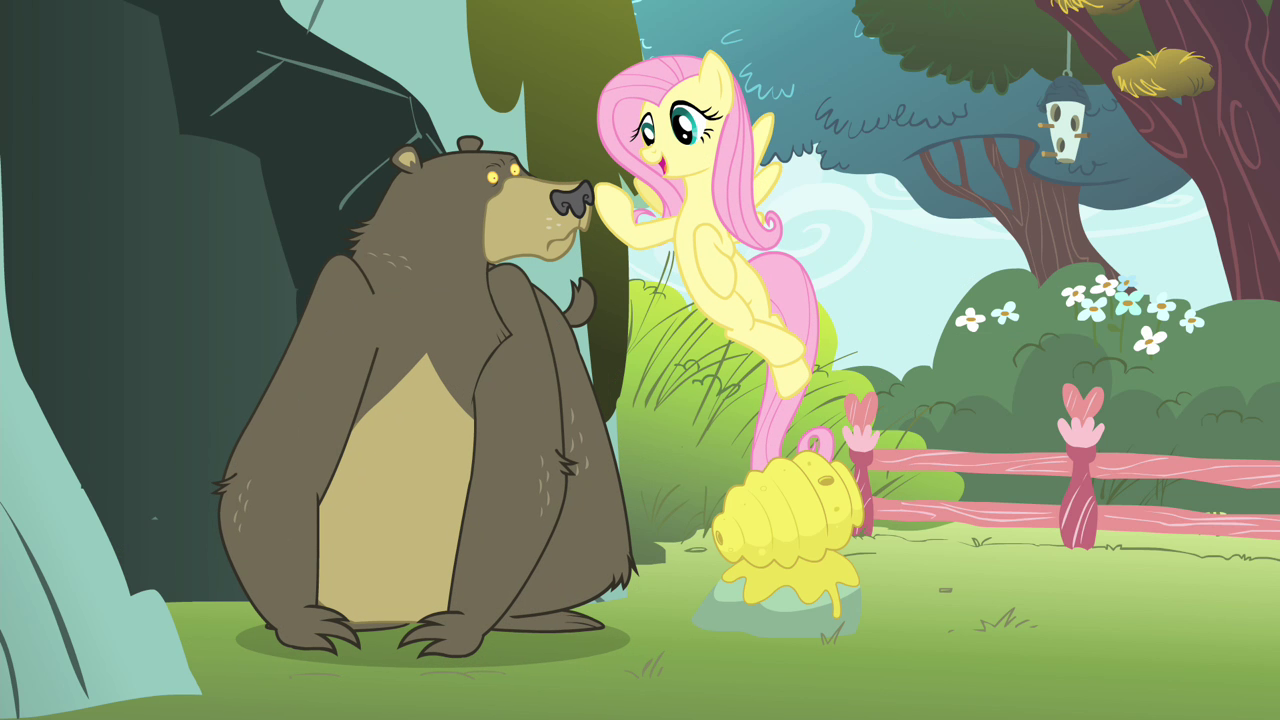 Fluttershy_singing_to_the_bear_S4E14.png