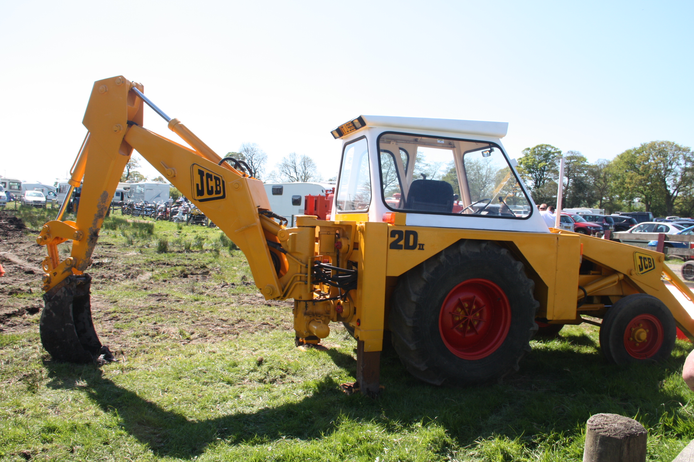 JCB 2D series Tractor & Construction Plant Wiki The classic vehicle