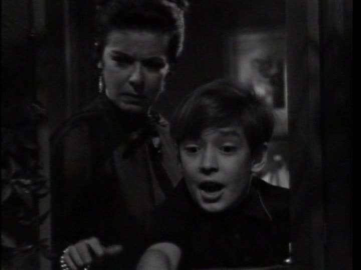 Elizabeth Collins Stoddard Screencaps 101 200 Dark Shadows Wiki 