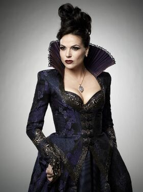 Regina-once-upon-a-time-35320806-2355-3143-1.jpg