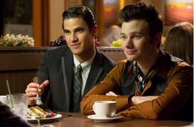 SPOILER-4x22-glee-34391940-500-328