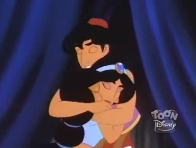 Image Aladdin And Jasmine Hug Disney Wiki Wikia