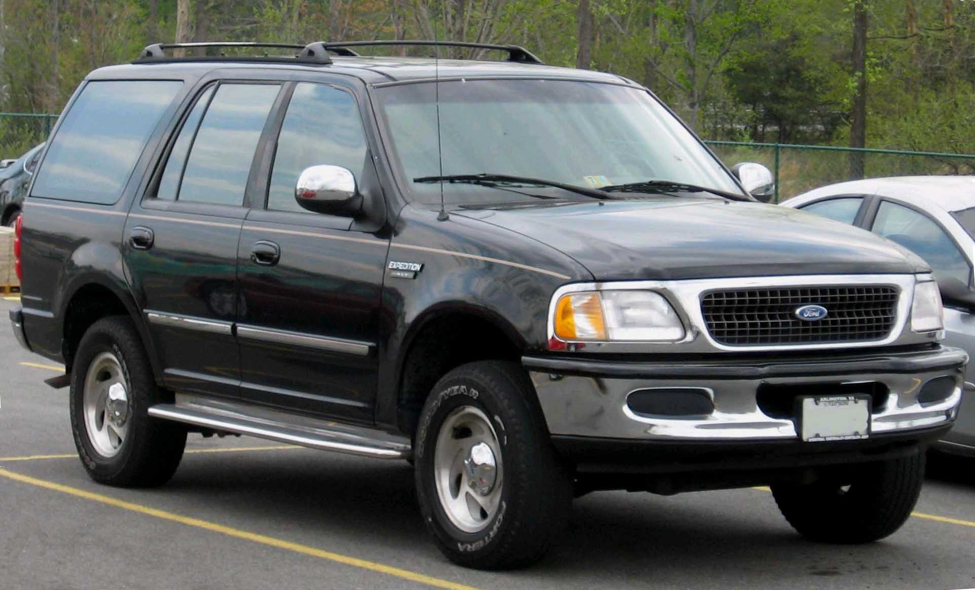 What is the length of a 2005 ford expedition #10