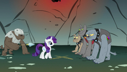 Rarity in front of the Diamond Dogs S1E19