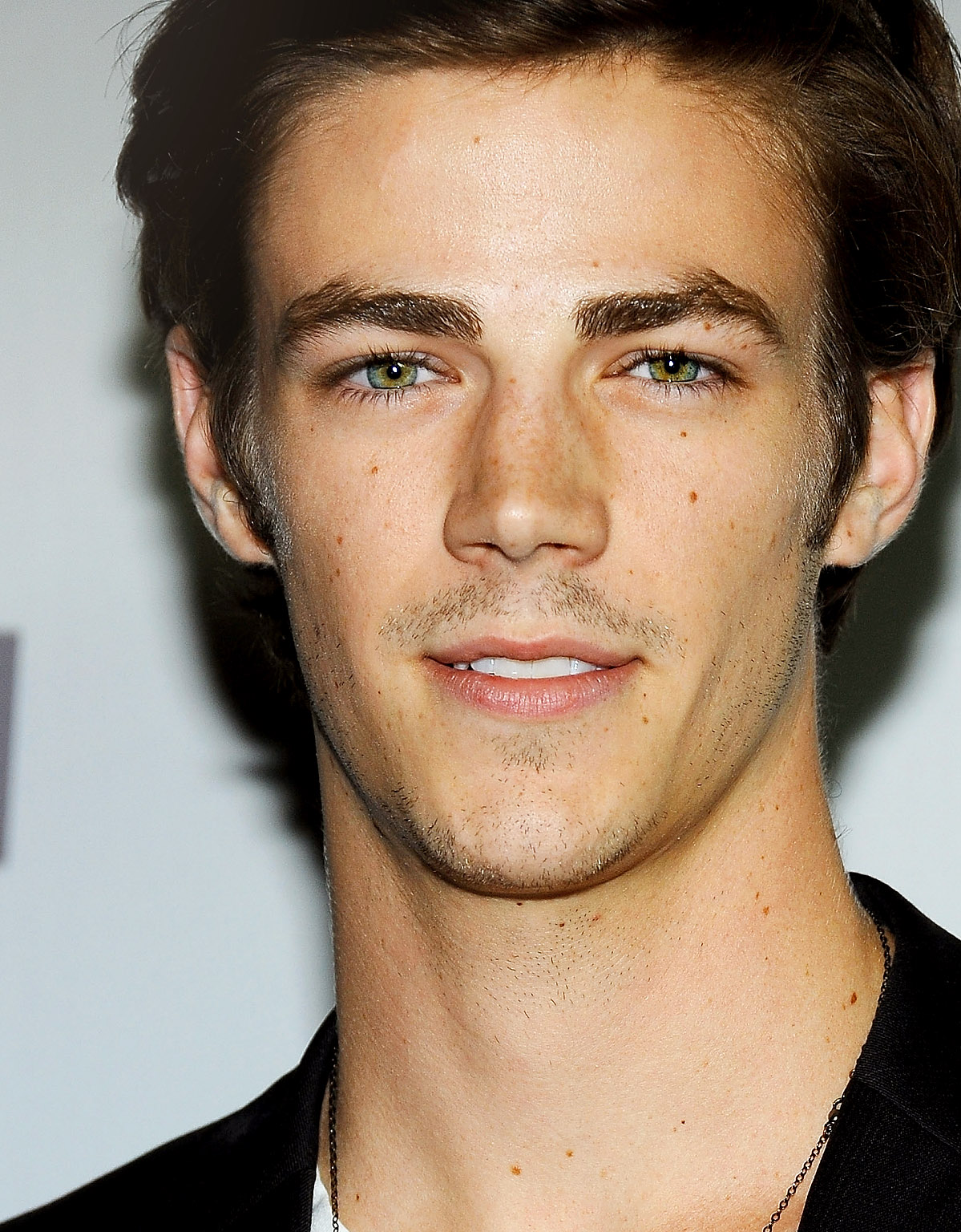 Next photo of Grant Gustin